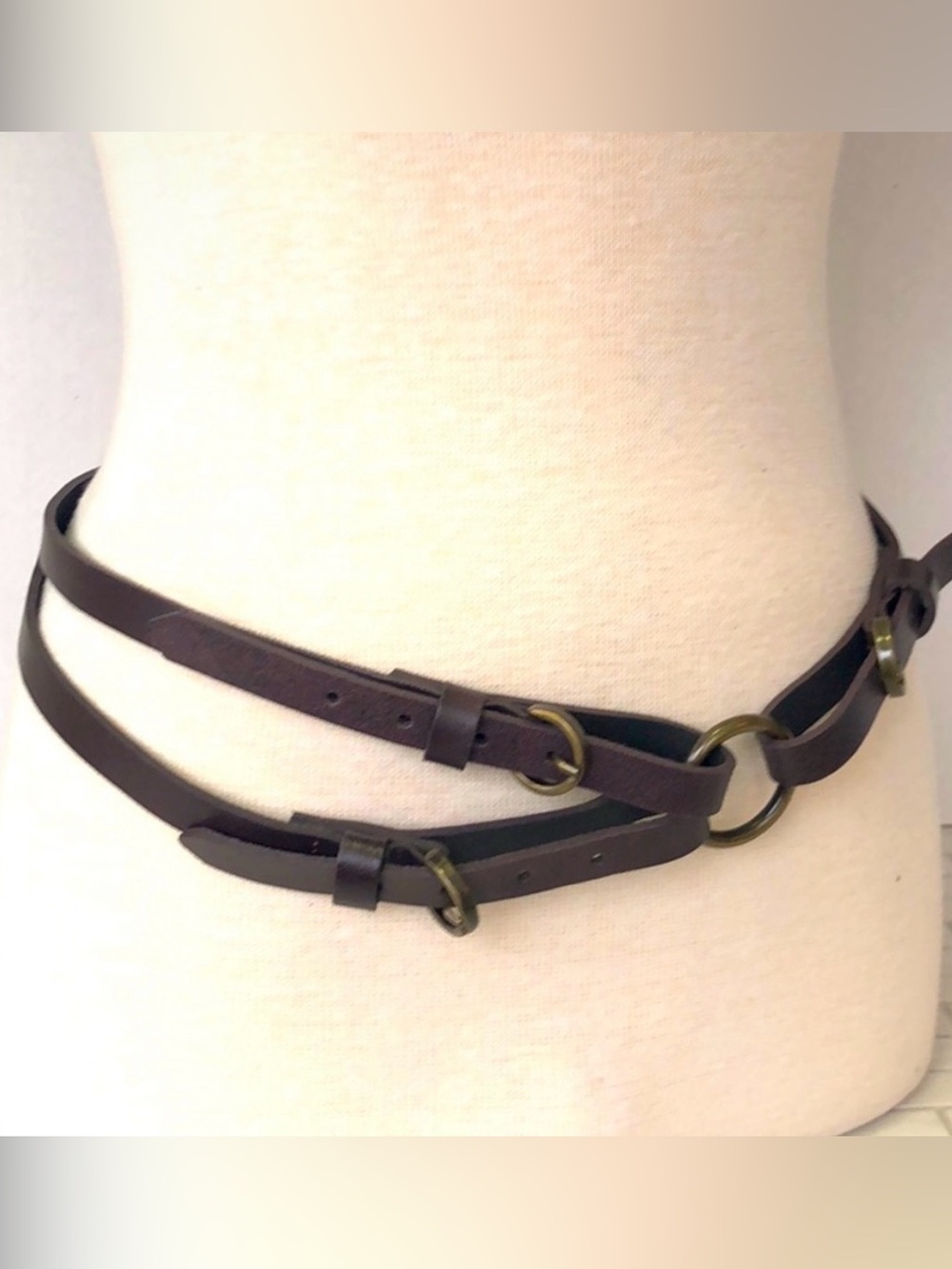 ASYMMETRICAL STRAPPY HIP BELT